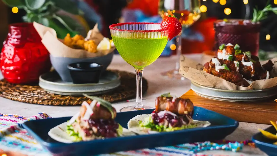 Las Iguanas cocktail and starter